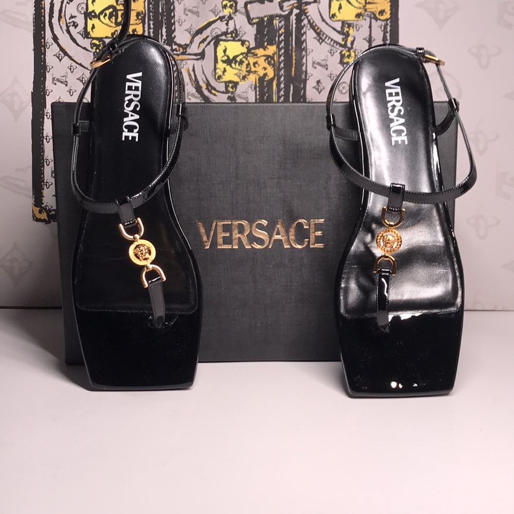 New Authentic Versace Women's Black Sandals - Picture 12 of 13
